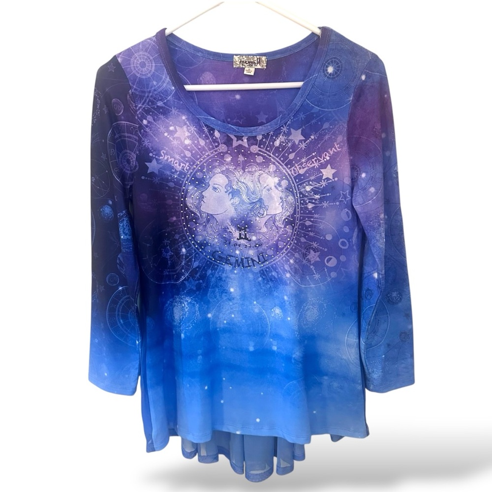 NWOT One World Knit Gemini Zodiac Long Sleeve Mesh Back Hi-Lo Top - Picture 4 of 5